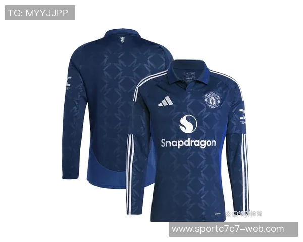 曼联新赛季球衣曝光主场红色客场蓝色第三球衣神秘灰色亮相 曼联新赛季球衣曝光主场红色客场蓝色第三球衣神秘灰色亮相